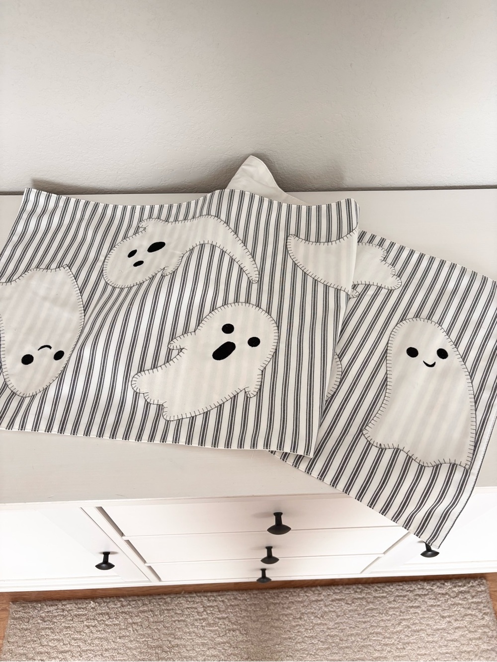 CYNTHIA ROWLEY CURIOUS NY Ghost Runner/ Topper
